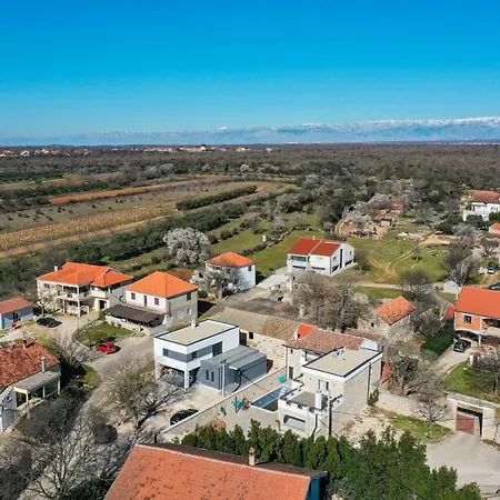 New! Luxury Stone Sokol With Large Pool In Gornje Rastane
