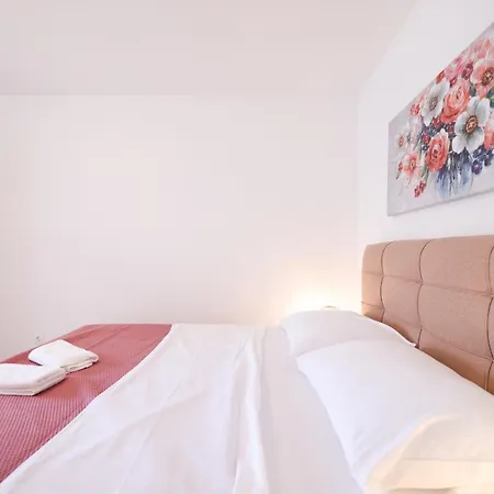 New! Luxury Stone Sokol With Large Pool In Gornje Rastane Gorica (Zadar)