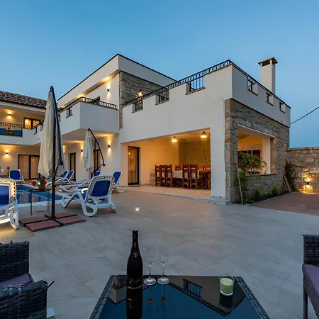 New! Luxury Stone Sokol With Large Pool In Gornje Rastane *