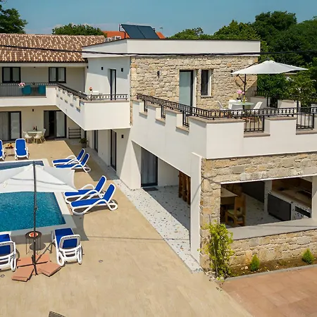 Villa New! Luxury Stone Sokol With Large Pool In Gornje Rastane *